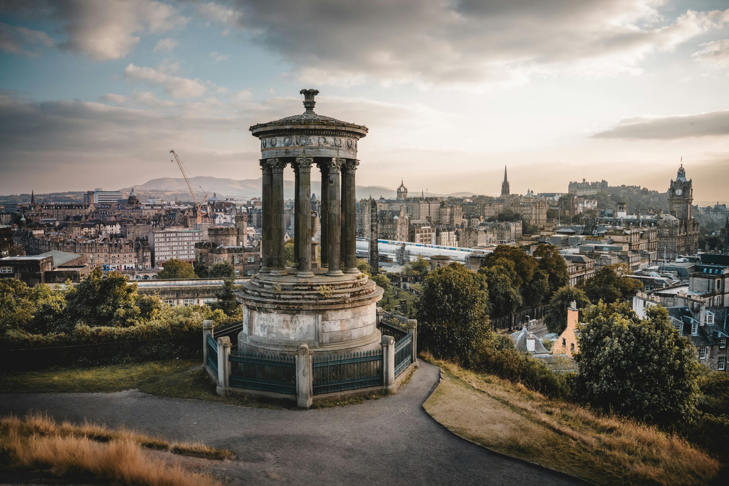 Uitzicht vanaf Calton Hill over Edinburgh