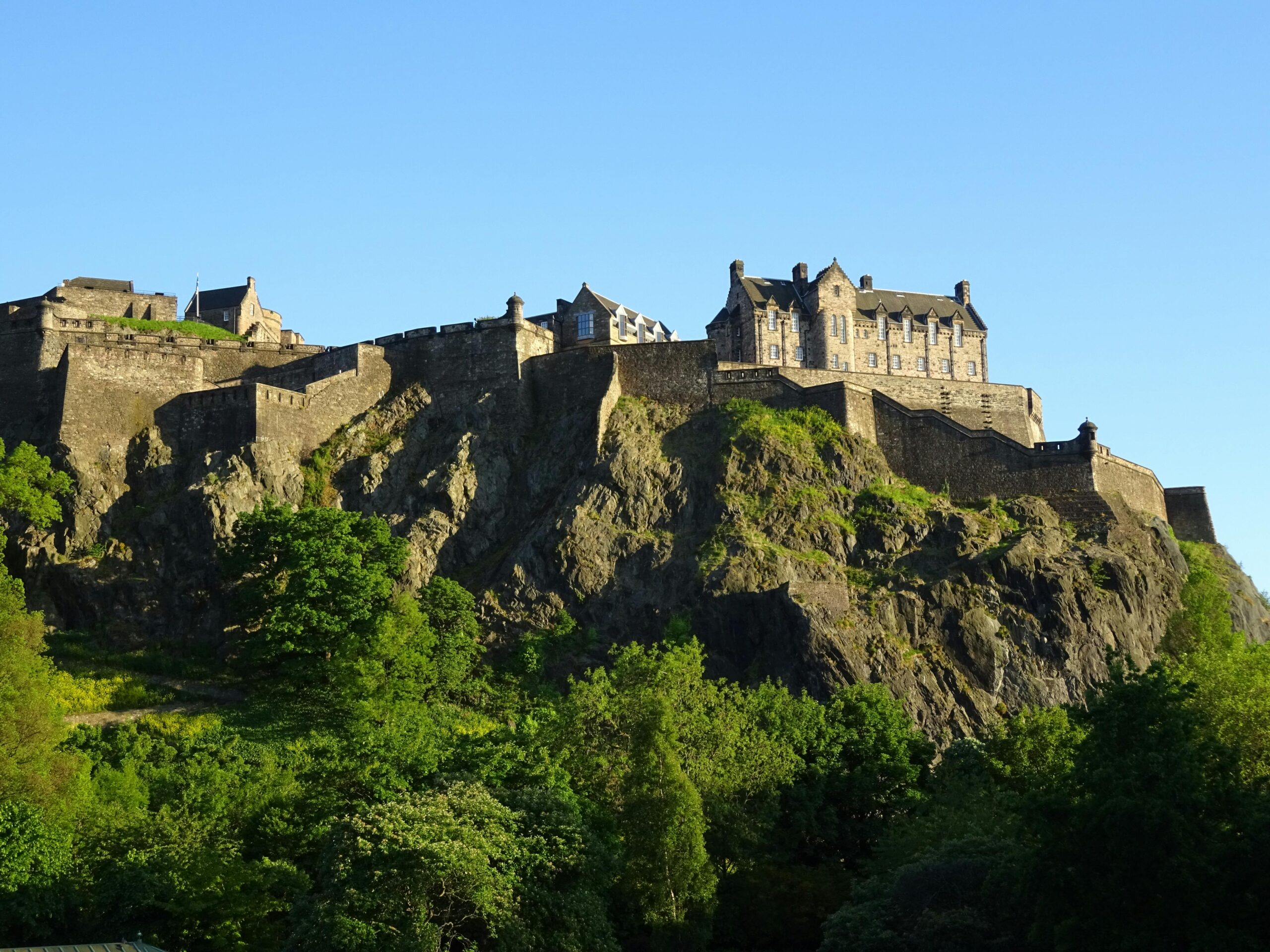 Edinburgh Castle bij zonsopgang in Schotland