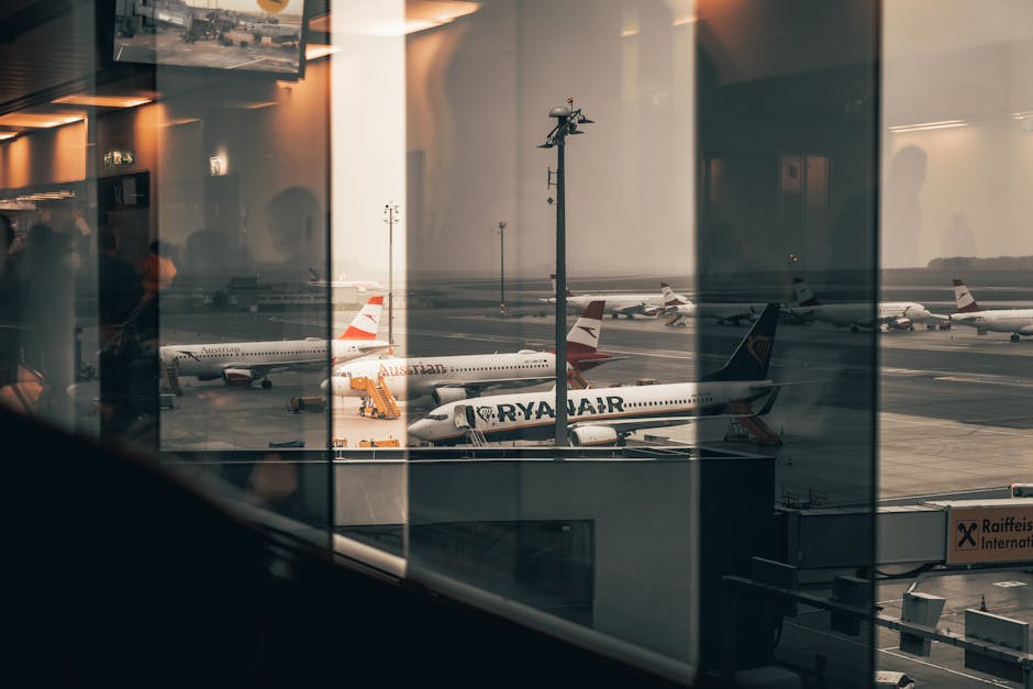 Reiziger met paspoort op transit gate luchthaven