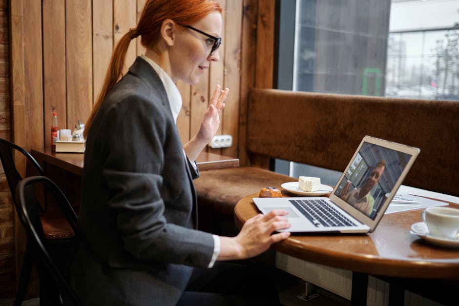 ZZP'er met laptop in Londense kantoor