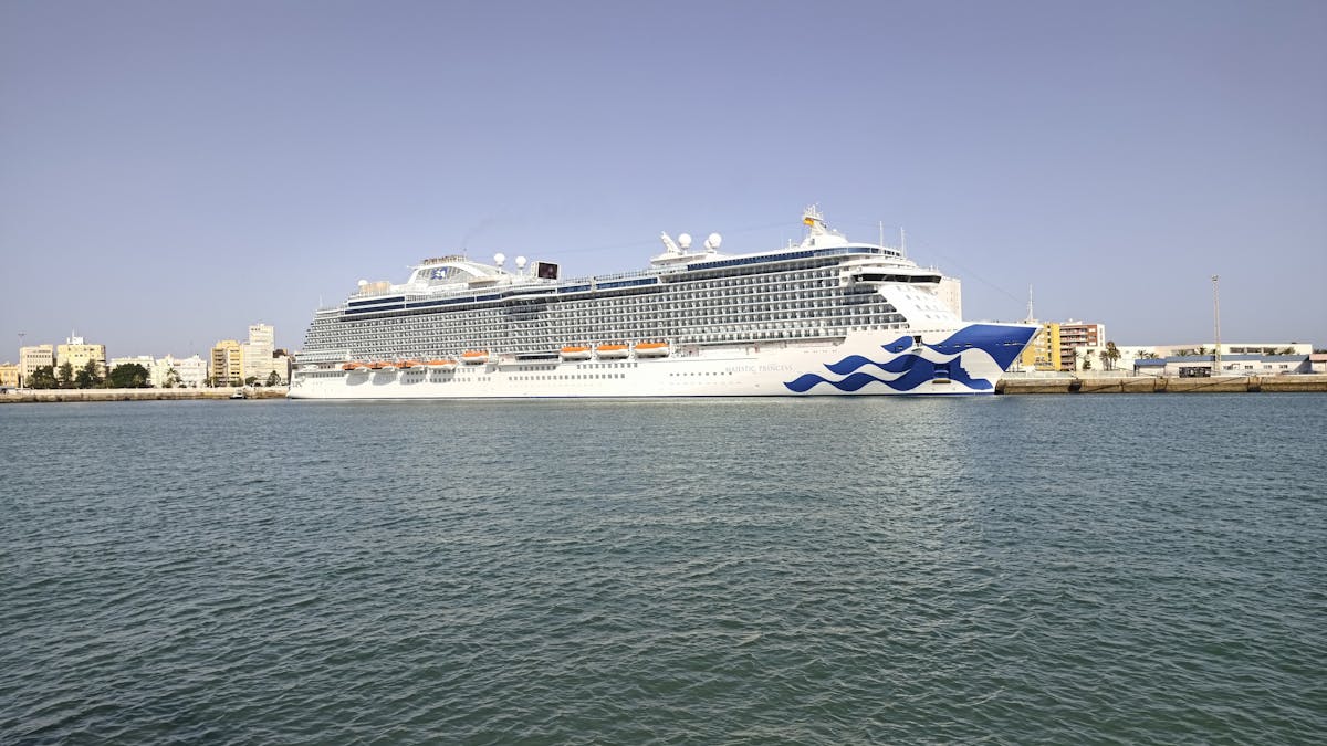 cruiseschip in de haven van Southampton